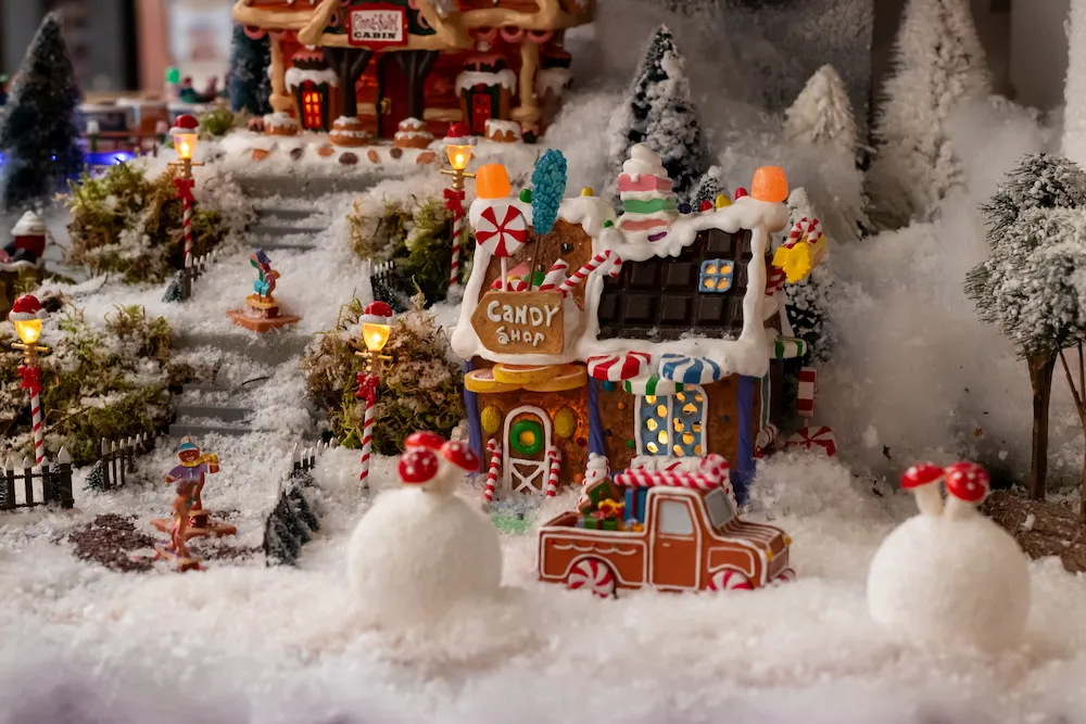 pil1 decorating Common Pests That Crash Holiday Activities (And How to Keep Them Out)