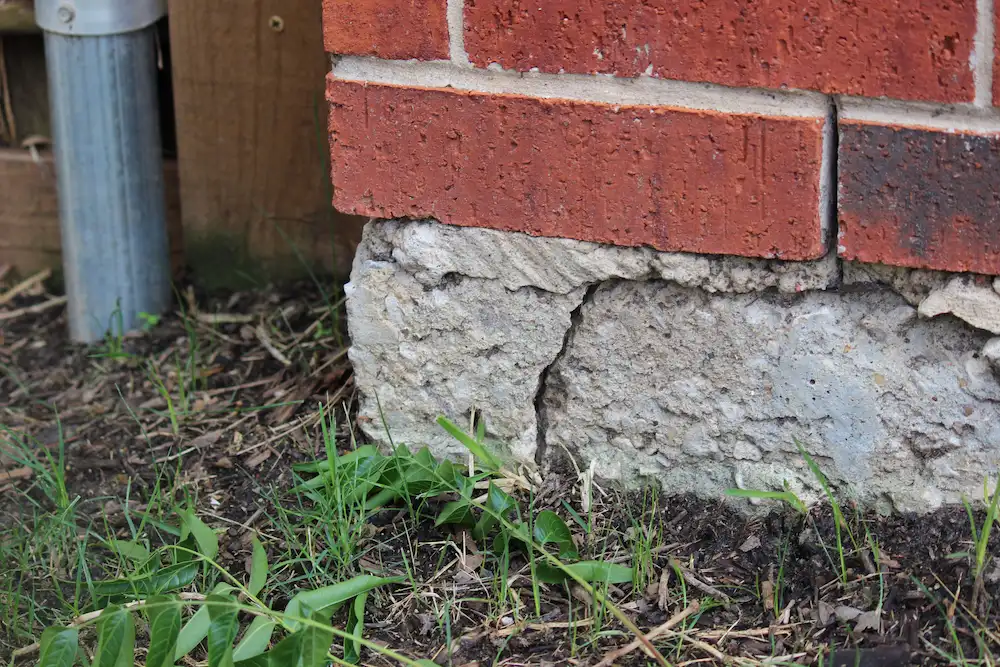crack in foundation